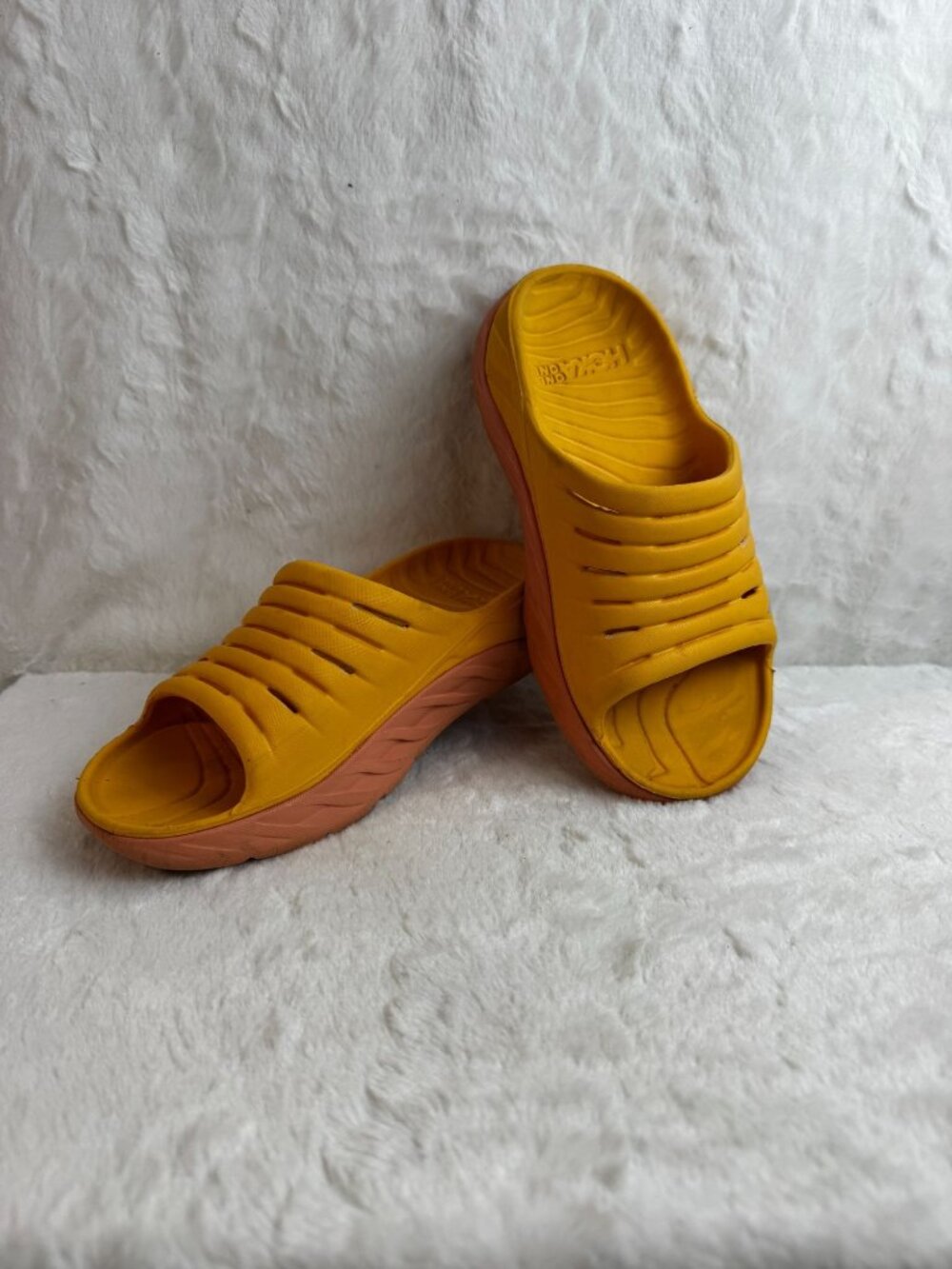 Hoka One One Ora Recovery Slide Sandals Amber Yellow/ Shell Coral Women’s Size 8